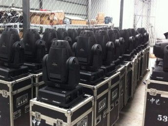 專業(yè)燈光租賃與搭建服務(wù) 點(diǎn)亮廣州番禺區(qū)晚會與展覽的璀璨舞臺